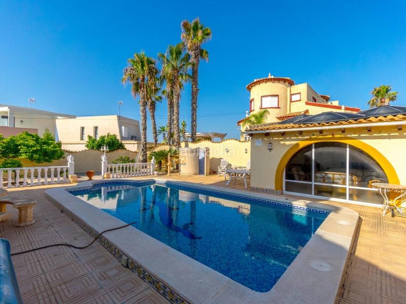 Foto 360a5fd1-a494-472b-b43d-f9d3294aebbd. Casa villa orientada al sur con piscina privada y 3 dormitorios en ciudad quesada en Rojales
