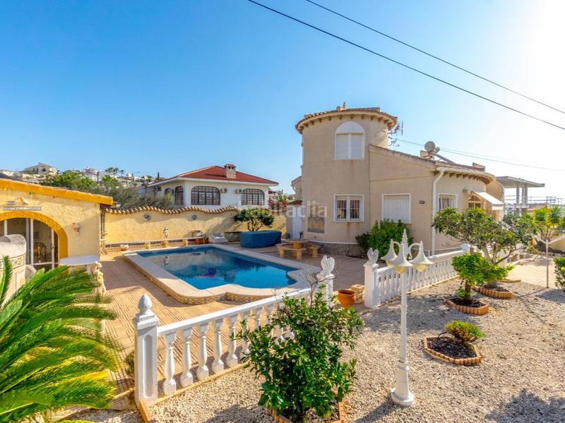 Foto bc0e7636-0d4a-4839-8046-cfdc5d584ae1. Casa villa orientada al sur con piscina privada y 3 dormitorios en ciudad quesada en Rojales