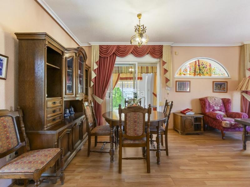 Foto ecebbcce-d1bb-47b7-9dfc-21e6eed46160. Casa villa orientada al sur con piscina privada y 3 dormitorios en ciudad quesada en Rojales