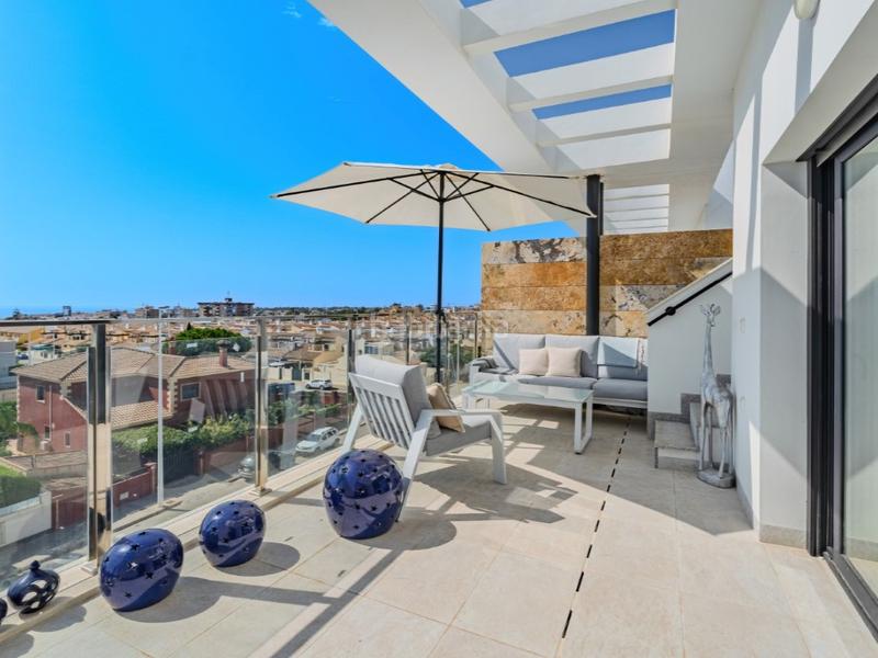 Foto 8775dfbc-3d9c-4d85-8ba8-114652304dc8. Dachwohnung in La Zenia Orihuela