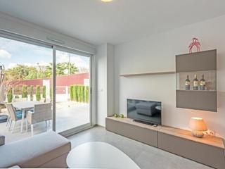 Casa  Calle fuerteventura 51. Bungalow de 3 dormitorios en planta baja en la famosa urbanizaci