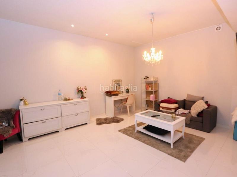 Foto 0e2e6710-a502-410b-ac8e-3fe2f244a53d. Casa en calle nalon 0 chalet independiente de 5 dormitorios en villamartín en Orihuela