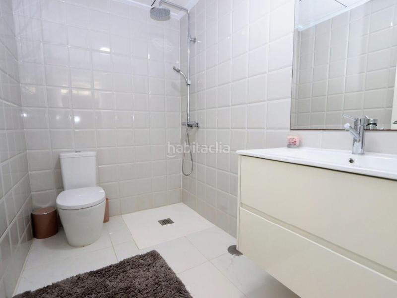 Foto b0406776-c094-443c-b052-ddfb6c4d7f7f. Casa en calle nalon 0 chalet independiente de 5 dormitorios en villamartín en Orihuela
