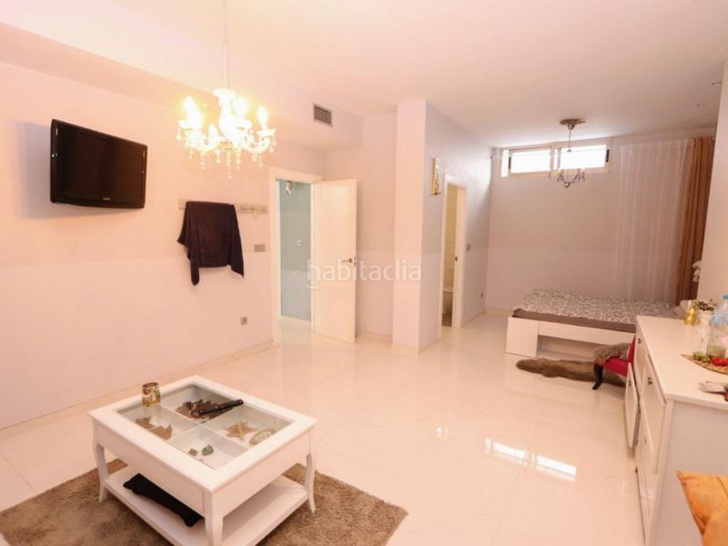 Foto f5b2b43e-6975-4633-8d24-2d7f3dd908fb. Casa en calle nalon 0 chalet independiente de 5 dormitorios en villamartín en Orihuela