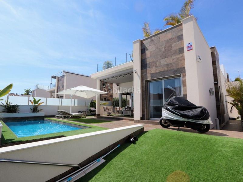 Foto ff253131-72e1-4214-a7d8-9e9581d0c589. Casa en calle nalon 0 chalet independiente de 5 dormitorios en villamartín en Orihuela