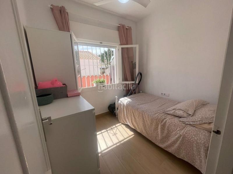 Foto 157aa158-8bda-412b-b13c-77d91fde69b6. Casa en urbanizacion p flamenca cl 4 12 villa de 5 dormitorios en Playa Flamenca en Orihuela