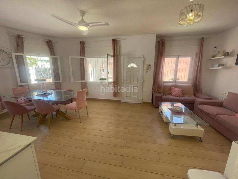 Foto e3191a29-6c2b-4723-9612-eade97620f99. Casa en urbanizacion p flamenca cl 4 12 villa de 5 dormitorios en Playa Flamenca en Orihuela