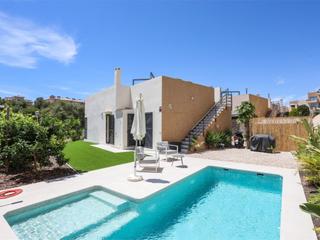 Casa en Calle rocio-zenia ii 14. Chalet independiente de lujo con piscina privada en la zenia