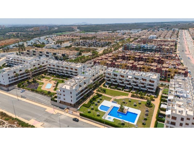 Foto 4ffb957b-d3a0-49bd-bde1-bce5e5d0c373. Apartamento ático con garaje, trastero y vistas panorámicas en la costa blanca en Orihuela