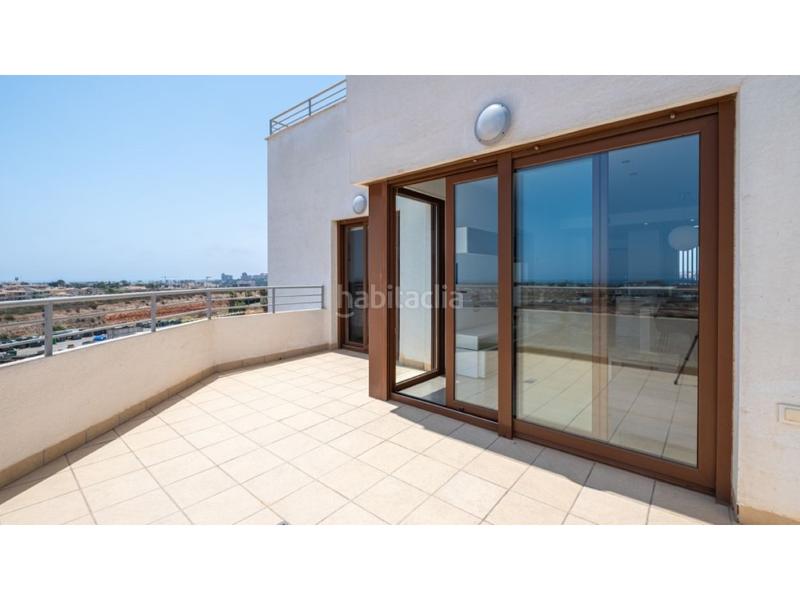 Foto b00241b8-664e-4b3b-ab43-1c90b58abd35. Apartamento ático con garaje, trastero y vistas panorámicas en la costa blanca en Orihuela