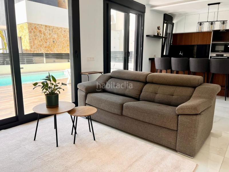 Foto 81133742-aad2-4746-abca-a8ee505340c3. Casa villa de lujo en lomas de cabo roig con piscina y jardín privado en Orihuela