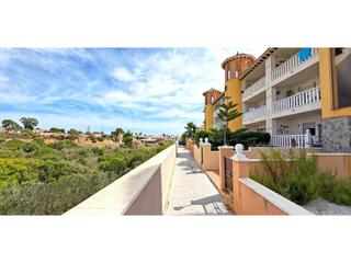Piccolo appartamento  N/a. Apartamento en planta baja de 2 dormitorios y piscina comunitari