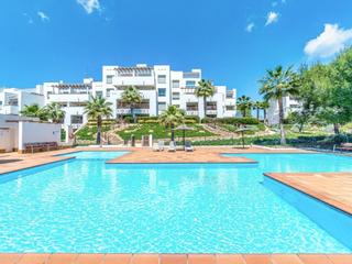 Apartamento  N/a. Apartamento de lujo de 3 dormitorios en el prestigioso club de c