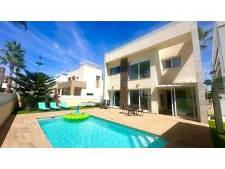 Casa  N/a. Chalet independiente situado a tan solo 400 metros del mar, play