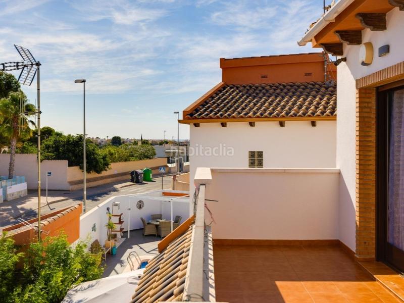 Foto 12446cfd-e6ff-4e11-8b05-4167b889ebec. Maison dans calle madame buterffly 1-b dans Los Almendros Orihuela