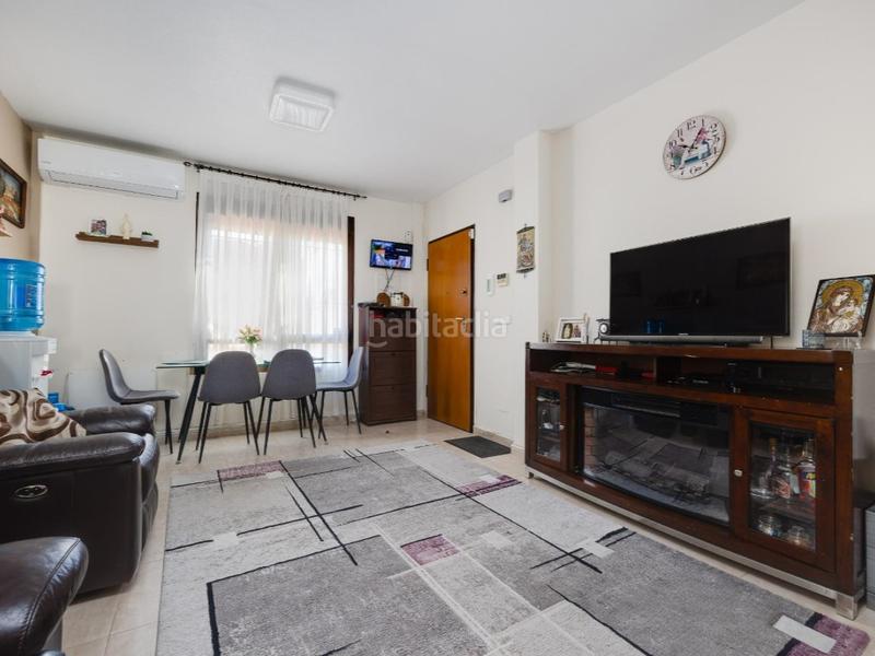 Foto 1f5aa919-0bde-4f54-a615-0fd61cd0bd3c. Maison dans calle madame buterffly 1-b dans Los Almendros Orihuela