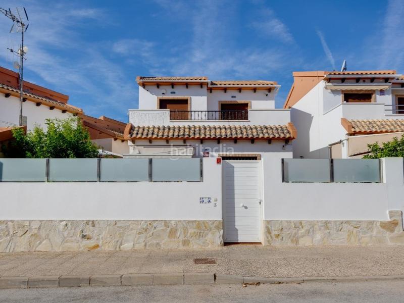 Foto 4369d2fe-fa2e-4350-98f1-aa85567b8aab. Maison dans calle madame buterffly 1-b dans Los Almendros Orihuela