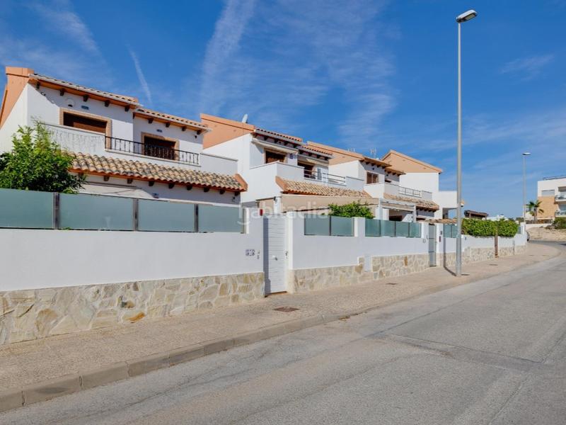 Foto 53096064-4b24-4ae0-838e-a94b7bf7c55f. Maison dans calle madame buterffly 1-b dans Los Almendros Orihuela