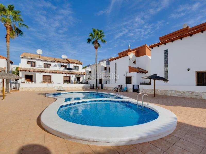 Foto 9f228ebd-7ec0-4059-b672-cdaef27251a2. Maison dans calle madame buterffly 1-b dans Los Almendros Orihuela