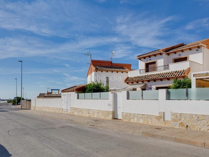 Foto a89aa9ee-4956-4063-844b-6575ca416c58. Maison dans calle madame buterffly 1-b dans Los Almendros Orihuela