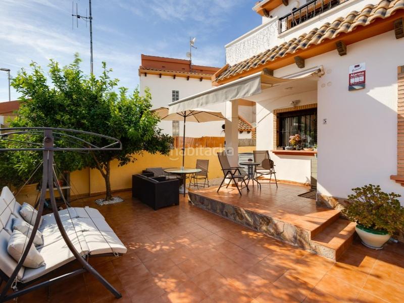 Foto c283dd7d-026b-4891-bfae-81581b702e1d. Maison dans calle madame buterffly 1-b dans Los Almendros Orihuela