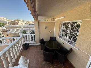 Maison à Calle haya 0. Encantadora casa adosada en torrevieja