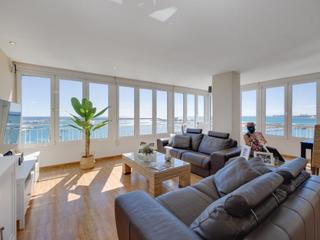 Apartament  N/a. Precioso apartamento en primera línea de playa de 3 dormitorios,