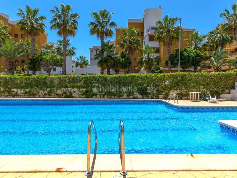 Foto 180511ec-2c17-46ac-a572-86f5fa593a08. Apartamento  con vistas laterales al mar en una zona codiciada de rocio del mar en Torrevieja