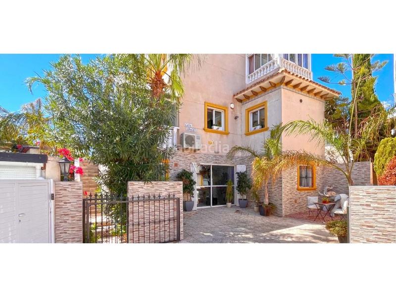 Foto cb923fd1-2771-40af-9de5-29f779f9cc7a. Haus mit pool in La Zenia Orihuela