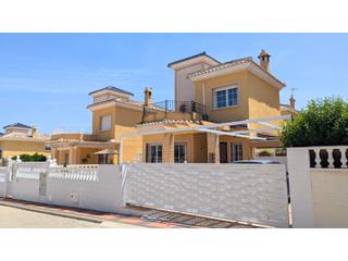 Maison  N/a. Chalet con piscina privada en zona bien comunicada de lo crispín