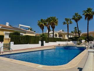 Maison  N/a. Casa unifamiliar de 3 dormitorios y un impresionante jardín priv