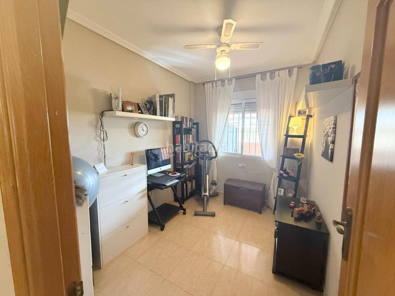 Foto 3509905c-f00d-4350-86ad-c0d66280056d. Casa adossada amb piscina a Zona Carrefour - Urbanizaciones Torrevieja