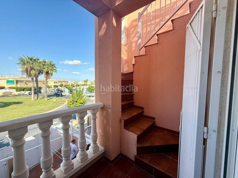 Foto 50820212-e7d0-4941-9be0-3c9067e12f62. Casa adossada amb piscina a Zona Carrefour - Urbanizaciones Torrevieja