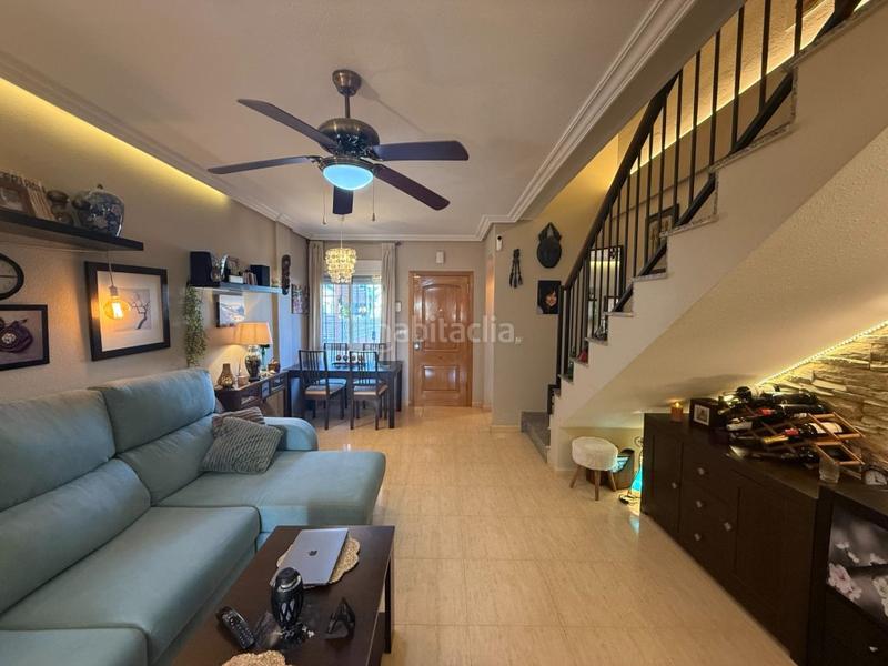 Foto 898545c5-3a4f-4ff3-9a58-9b1948317cda. Casa adossada amb piscina a Zona Carrefour - Urbanizaciones Torrevieja