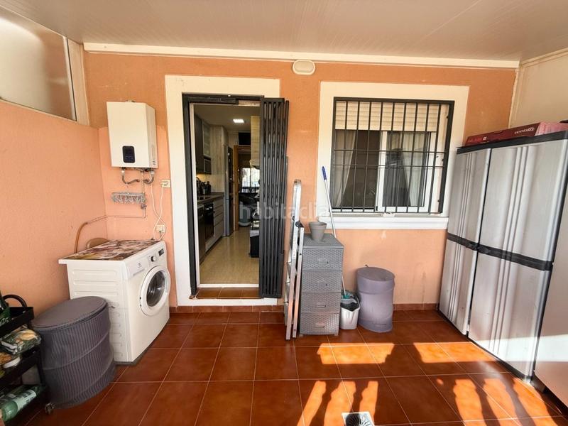 Foto 93e520a1-54a7-4a8a-9b55-e2c4e6b512a3. Casa adossada amb piscina a Zona Carrefour - Urbanizaciones Torrevieja