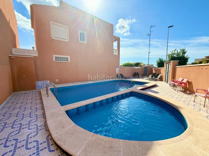 Foto b6ffd144-d7c5-42fc-a6e0-a815e29c0ee0. Casa adossada amb piscina a Zona Carrefour - Urbanizaciones Torrevieja