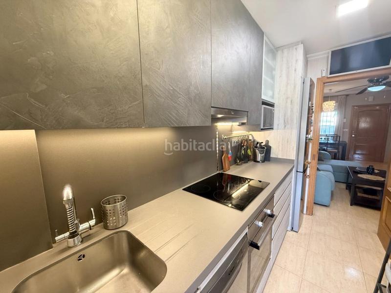 Foto cc6a8a65-9e9b-44a0-927a-47a53dfb2c9a. Casa adossada amb piscina a Zona Carrefour - Urbanizaciones Torrevieja