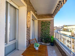 Appartement  N/a. Apartamento de 3 dormitorios con terraza y parking, a 150m del p