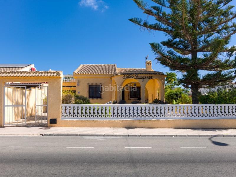 Foto 0da373dc-d41a-458b-a5ee-13eb89e06deb. Casa villa con potencial de reforma en la siesta en Torrevieja