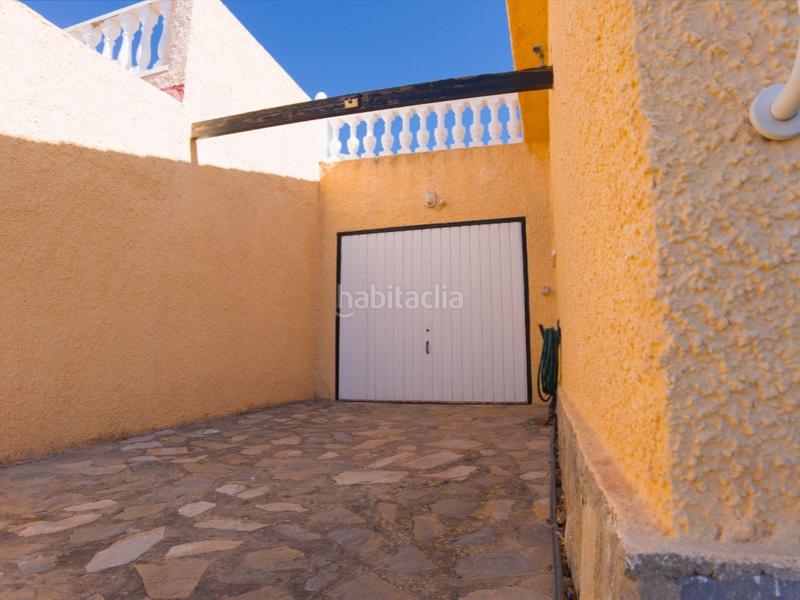 Foto 4011c25f-e861-466c-8127-c4bf3aa66e23. Casa villa con potencial de reforma en la siesta en Torrevieja