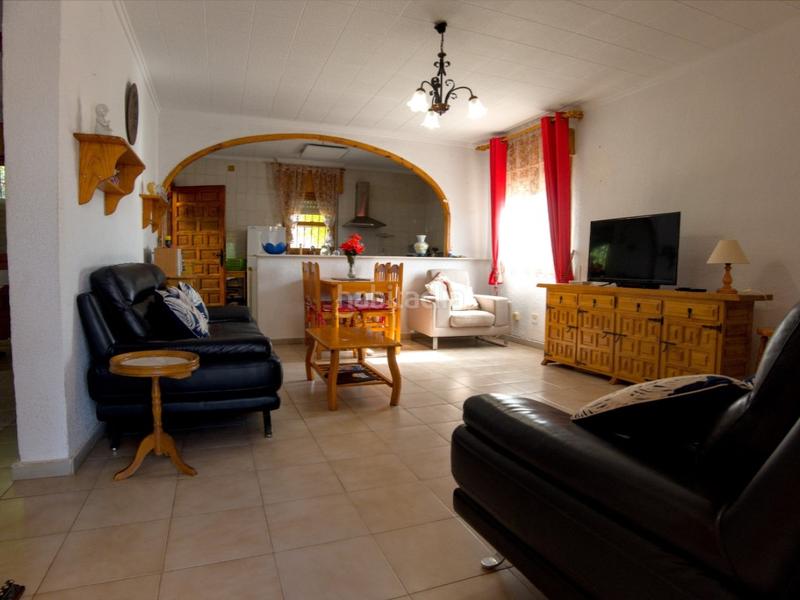 Foto 6f076b76-3317-4118-9696-ae2fcfdba7f4. Casa villa con potencial de reforma en la siesta en Torrevieja