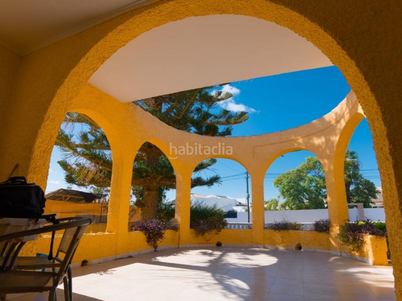 Foto 73000fba-8403-4947-b132-c03f00caef55. Casa villa con potencial de reforma en la siesta en Torrevieja