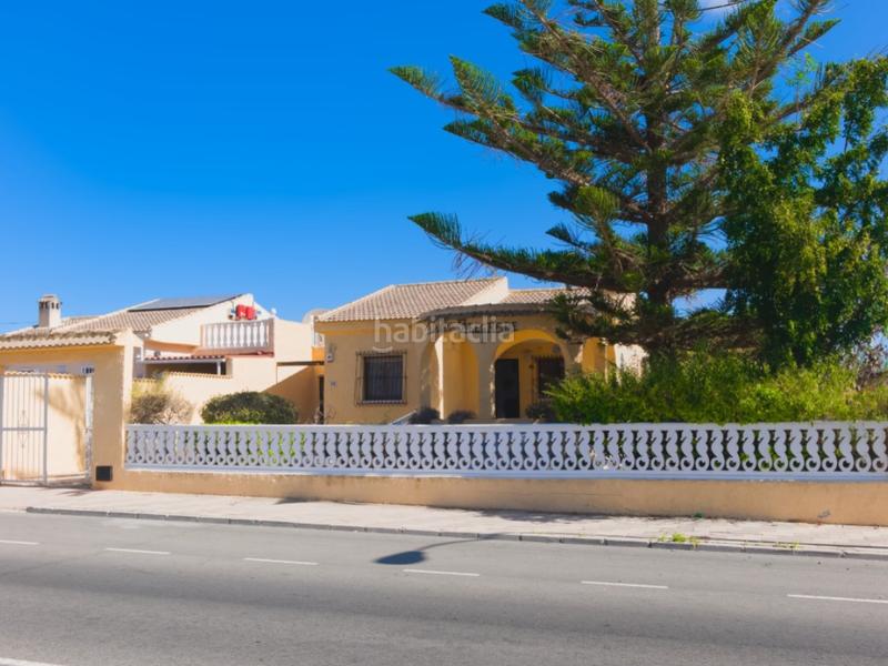 Foto 8da0b73d-ce3b-4ea5-8e60-0ca8655fdd7f. Casa villa con potencial de reforma en la siesta en Torrevieja