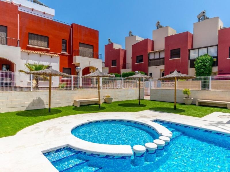 Foto afa2a66f-fa29-4dbf-8548-b018c98a409c. Semi detached house with pool in Parque Acuático - Sector 25 Torrevieja
