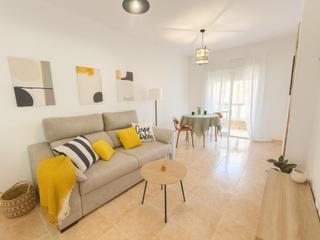 Apartament  Calle san julian. Apartamento de 2 dormitorios situado en el centro de torrevieja