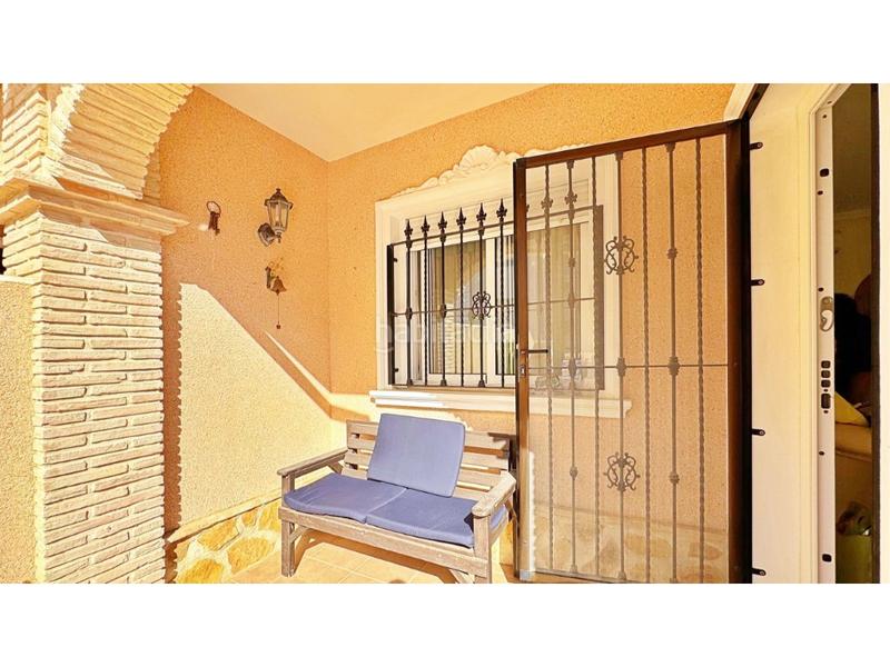 Foto 10cb0a78-489e-40bc-a1c8-6d69a403af4b. Casa a schiera con parcheggio in Villamartín-Las Filipinas Orihuela