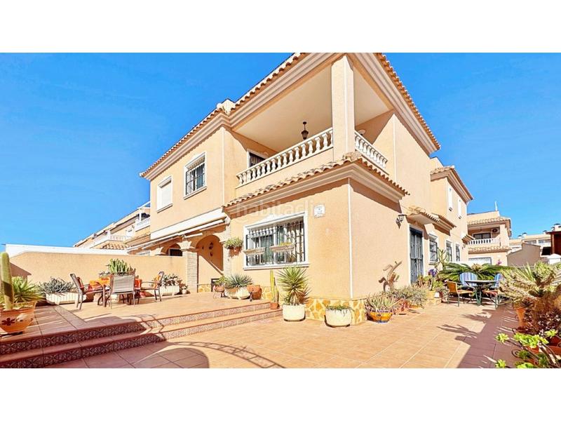 Foto 5a1052b9-817c-4f79-9e10-b1a30cd778e5. Casa a schiera con parcheggio in Villamartín-Las Filipinas Orihuela