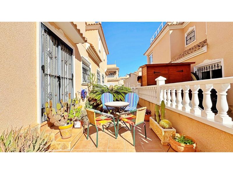 Foto 7eb1a2a6-0b0d-47eb-8459-0925fdb2bd44. Casa a schiera con parcheggio in Villamartín-Las Filipinas Orihuela