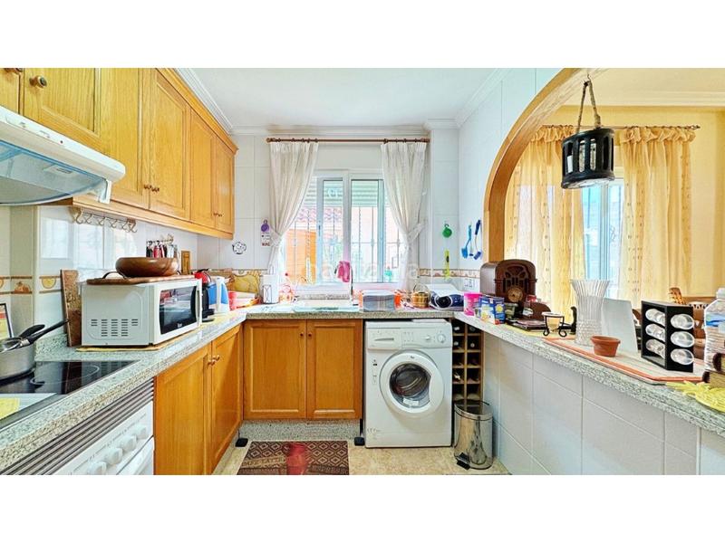 Foto a047ed81-b842-4b9b-a25b-d626b6b206c2. Casa a schiera con parcheggio in Villamartín-Las Filipinas Orihuela