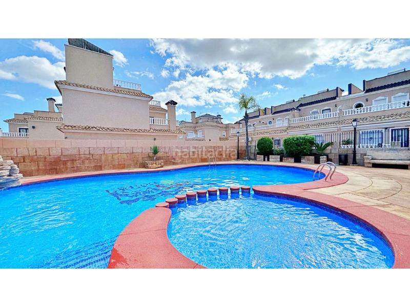 Foto ac16da97-adf9-43a4-bb0e-a4cd4f7b83e4. Casa a schiera con parcheggio in Villamartín-Las Filipinas Orihuela